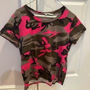 Pam & Gela T - Shirt Camo